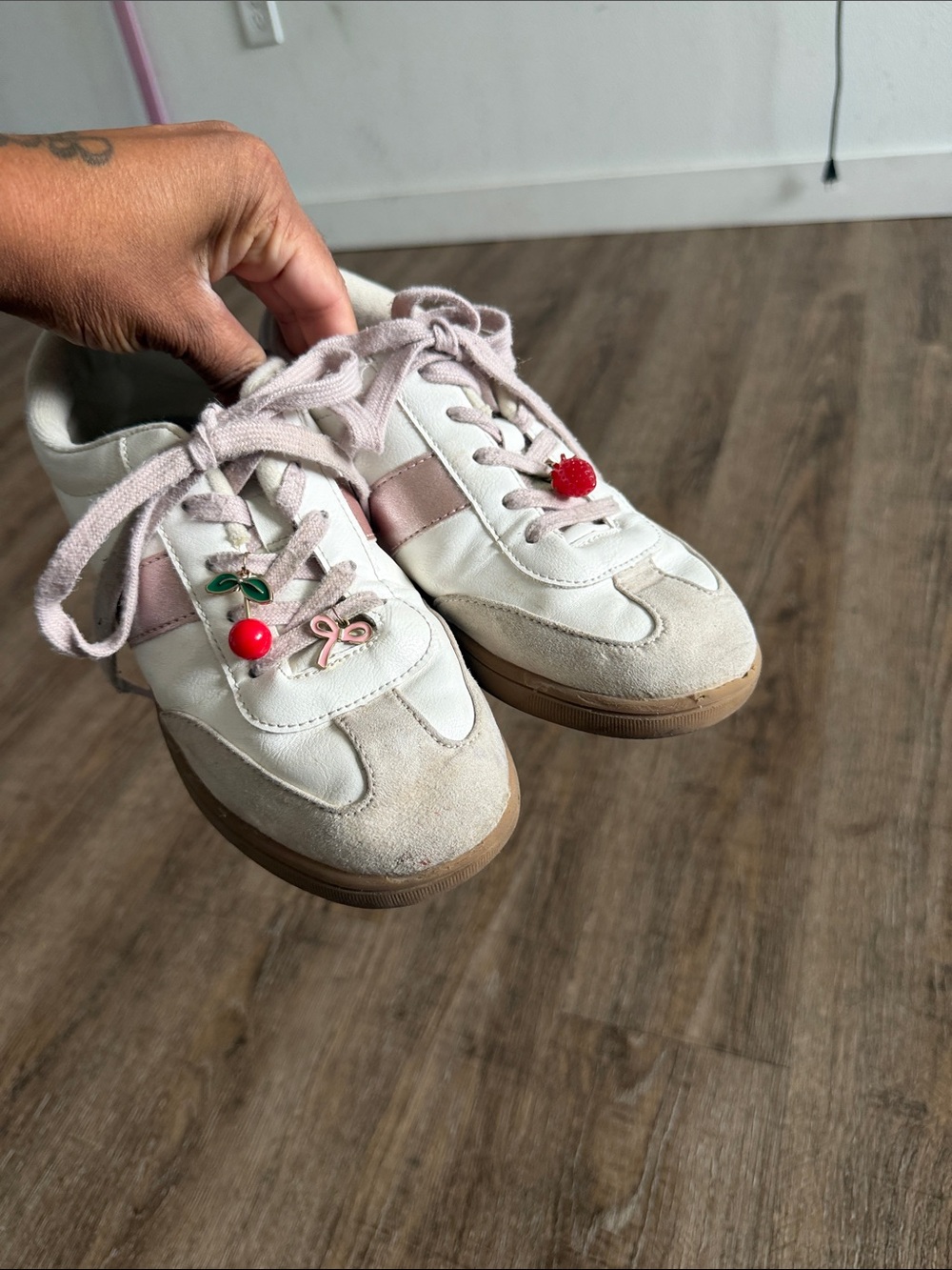 Kids Casual Lace-Up Sneakers in Cream and Pink